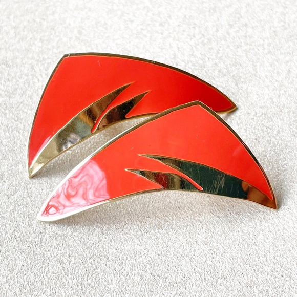 Coral and Gold 80’s Earrings - Picture 3 of 9